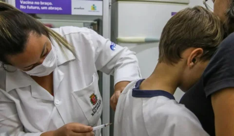 Vacinação contra HPV: campanha reforça a importância da imunização para adolescentes