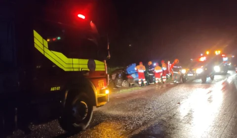 Colisão entre caminhão e carro de passeio deixa uma pessoa morta na BR-153 no TO