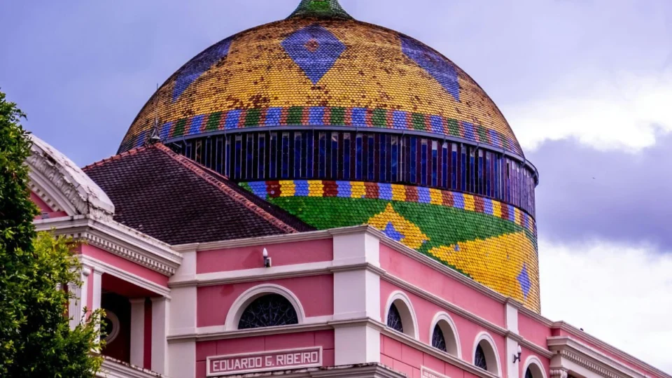 O que abre no feriado do aniversário de Manaus? Veja horários do comércio e shoppings