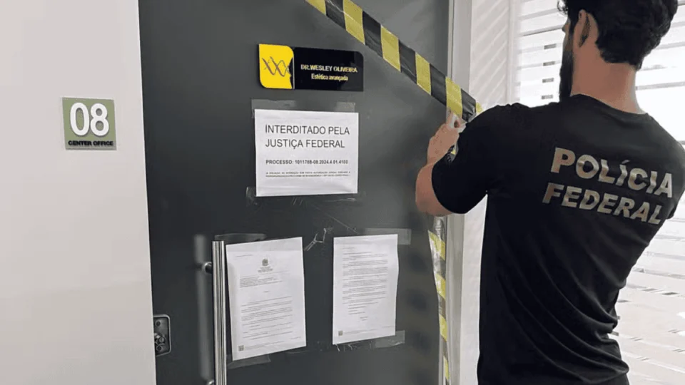 Biomédico que fazia harmonização sem autorização é multado e tem clínica interditada em Rio Branco