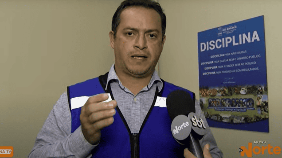 Coordenador da Defesa Civil municipal, tenente coronel Cláudio Falcão, em entrevista durante programa O Povo na TV. Foto: Youtube / Reprodução