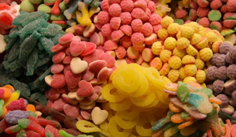 Conheça os efeitos devastadores do açúcar que ninguém te conta e veja 7 dicas para se libertar