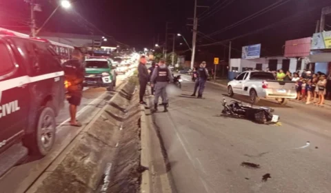 Após ser atingida por carro, motociclista é arremessada e morre atropelada por outro veículo em Manaus