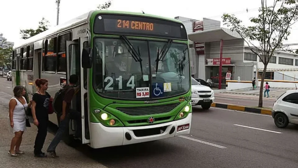 Carnaval 2025: linhas de ônibus em Manaus têm trajetos alterados; veja novo horário