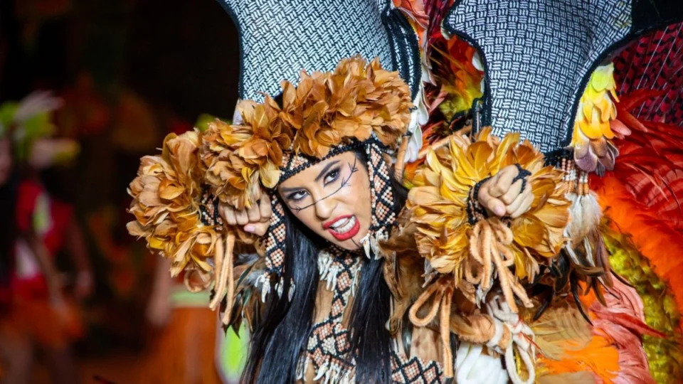 Quem é Isabelle Nogueira? Conheça musa da Grande Rio 2025 e cotada para Rainha de Bateria