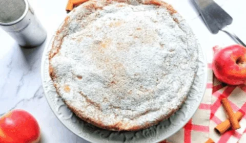 Essa torta de maçã caseira vai te conquistar; confira receita fácil