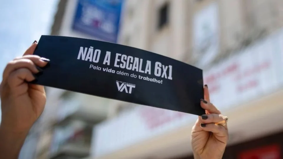 Trabalhadores de Manaus protestam contra a escala 6×1 no domingo (16); confira detalhes