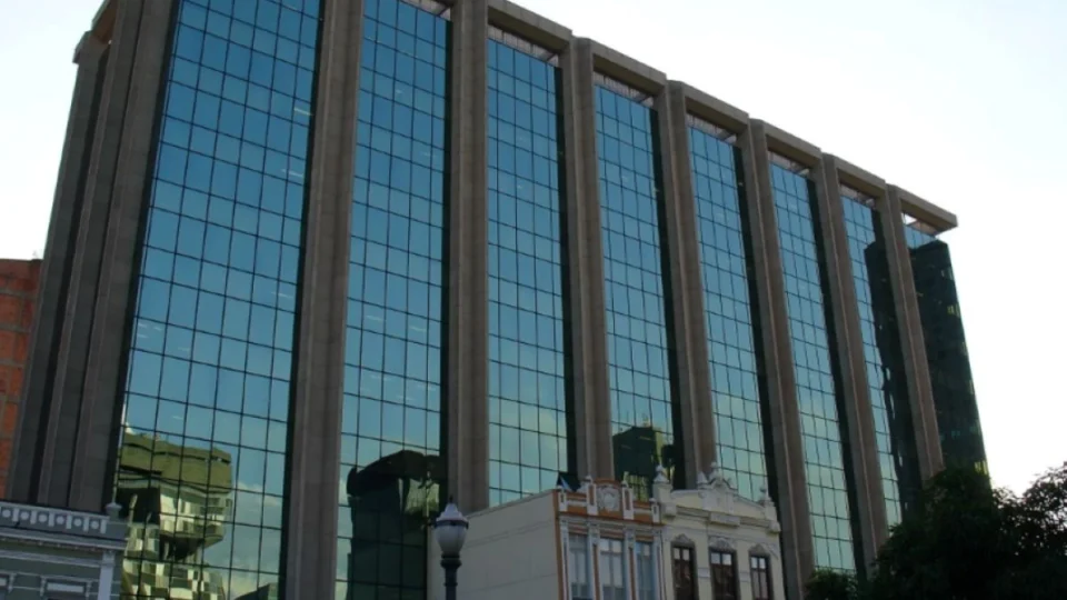 Concurso TRT RJ: edital publicado com salários de até R$ 17 mil; saiba tudo