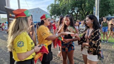 Foliões foram orientados para um trânsito seguro
