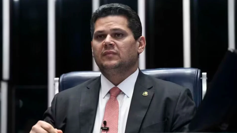 A rotina dos sonhos: servidores do alto escalão do Senado ganham folga a cada três dias trabalhados