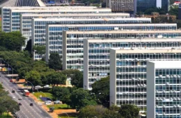 Relembre as mudanças ministeriais do governo Lula até agora