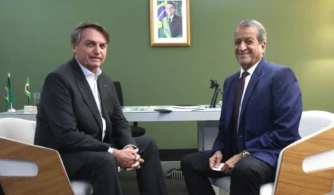 ‘Querem me tirar do cenário político’, diz Bolsonaro durante encontro com Valdemar Costa Neto