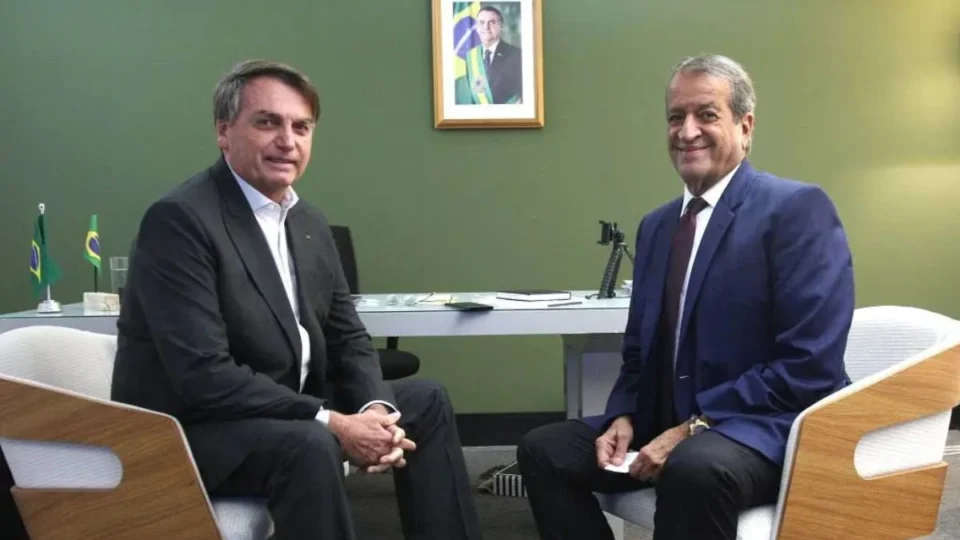 ‘Querem me tirar do cenário político’, diz Bolsonaro durante encontro com Valdemar Costa Neto