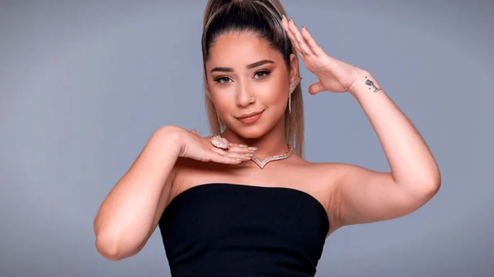 Marília Tavares usa roupa do Acre e manda recado para fãs; confira