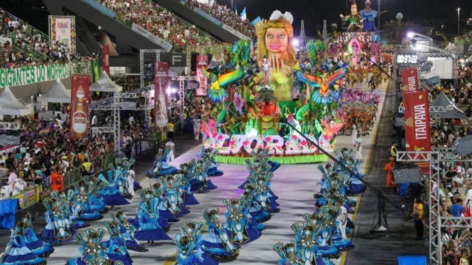 Carnaval 2025: acontece hoje (3) a apuração das notas das escolas de samba em Manaus
