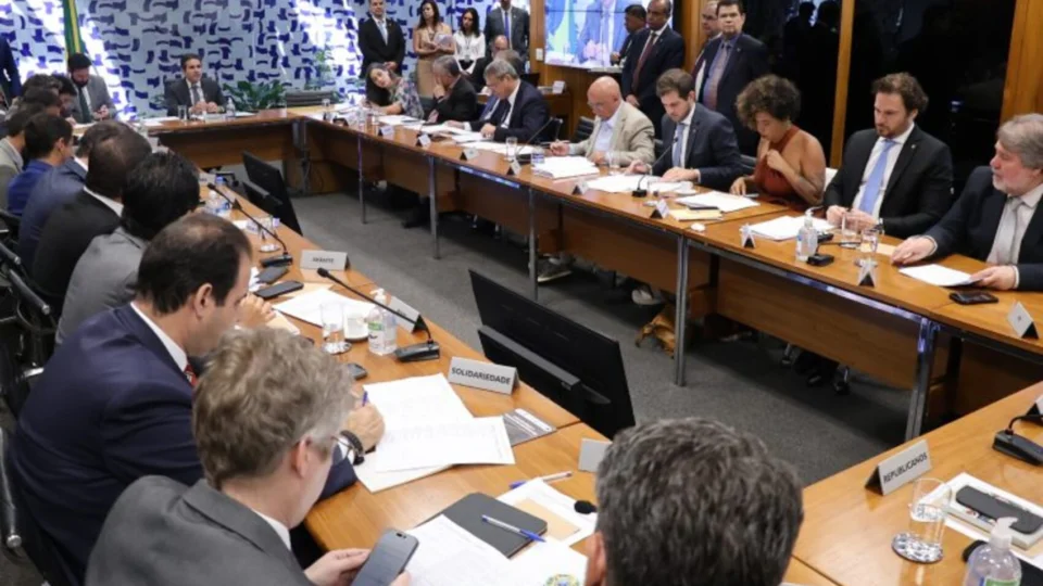 Após conflitos e atrasos, Câmara dos Deputados define comissões na próxima semana