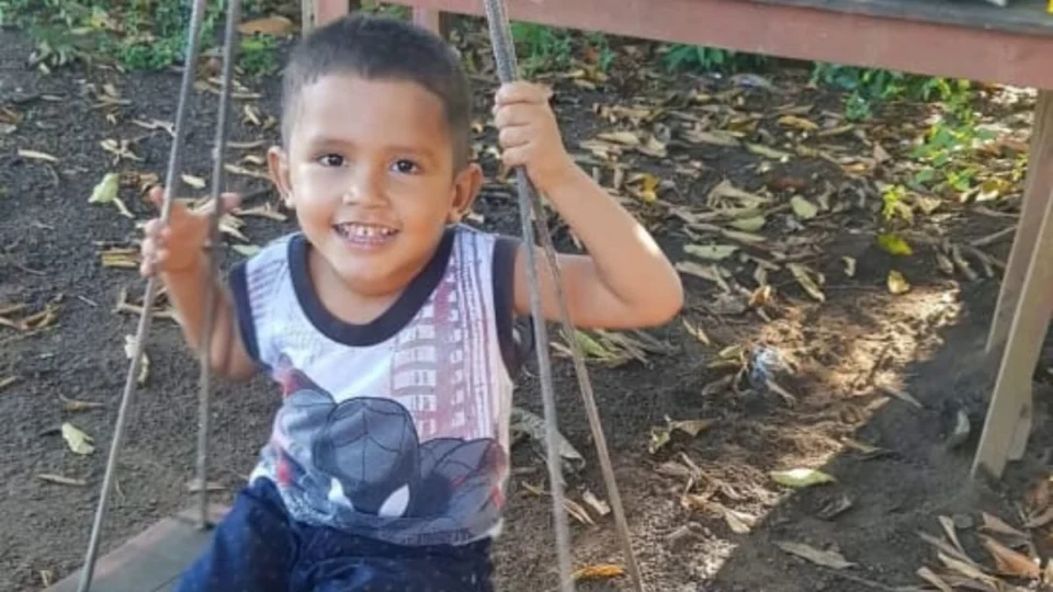 Criança de 5 anos morre afogada em piscina de sítio em Manacapuru