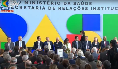 Denarium acompanha Lula em posse de Gleisi Hoffman e Alexandre Padilha