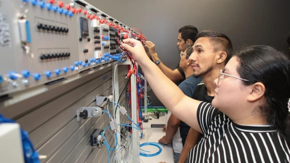 FPFtech apresenta universo da tecnologia a estudantes do ensino médio em programa coordenado pela Suframa