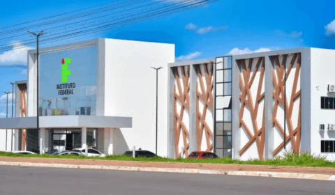 Ifac pagará Auxílio Emergencial para estudantes afetados por enchentes; veja valores e quem tem direito