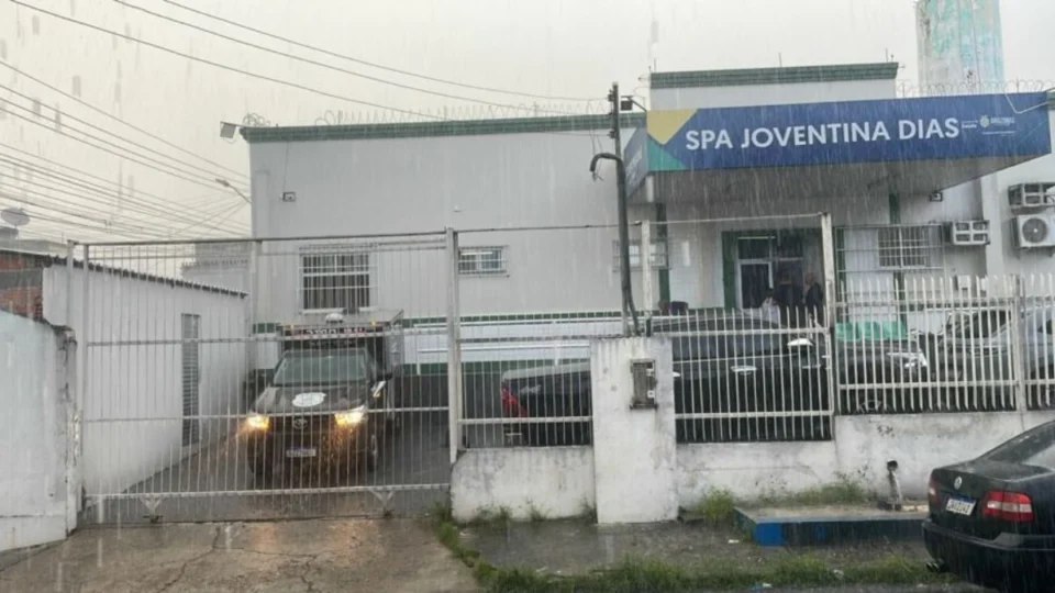 Jovem morre após sair com amigos e voltar baleado para casa no Iranduba