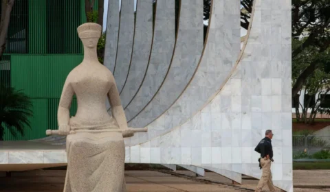 Julgamento de Bolsonaro: STF rejeita recursos contra atuação de Moraes, Dino e Zanin