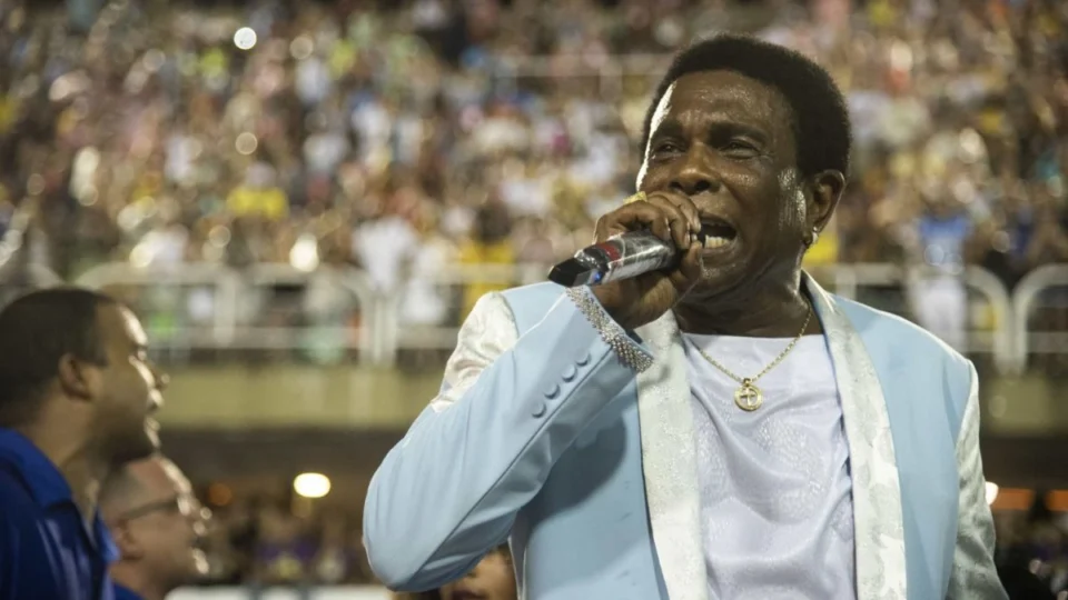 ‘Dever cumprido’: Neguinho da Beija-Flor se despede após 50 anos; veja vídeo