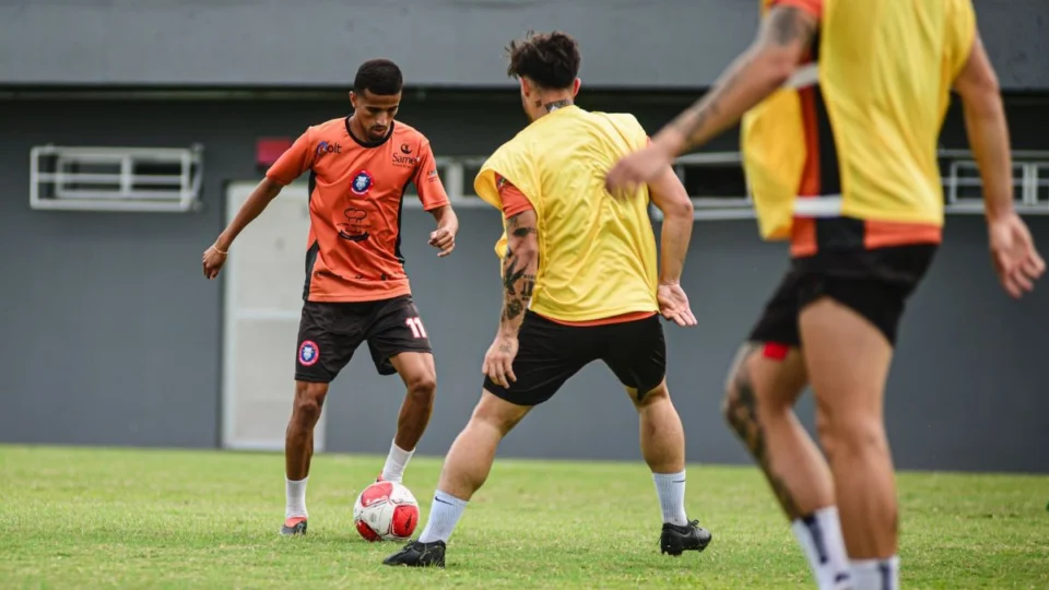 Campeonato Amazonense 2025: RPE Parintins defende série invicta de sete jogos na semifinal contra o Nacional