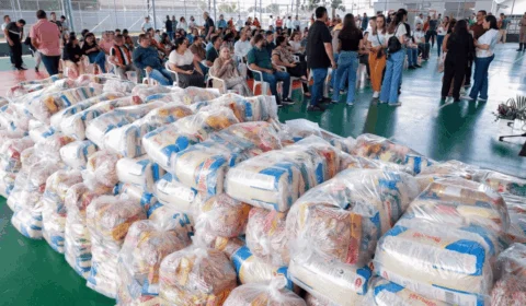 Governo do Acre distribui cestas básicas para famílias em vulnerabilidade e atingidas pela enchente