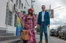 Prefeito Léo Moraes anuncia nomeação da ‘Bailarina da Praça’ como servidora municipal; veja vídeo