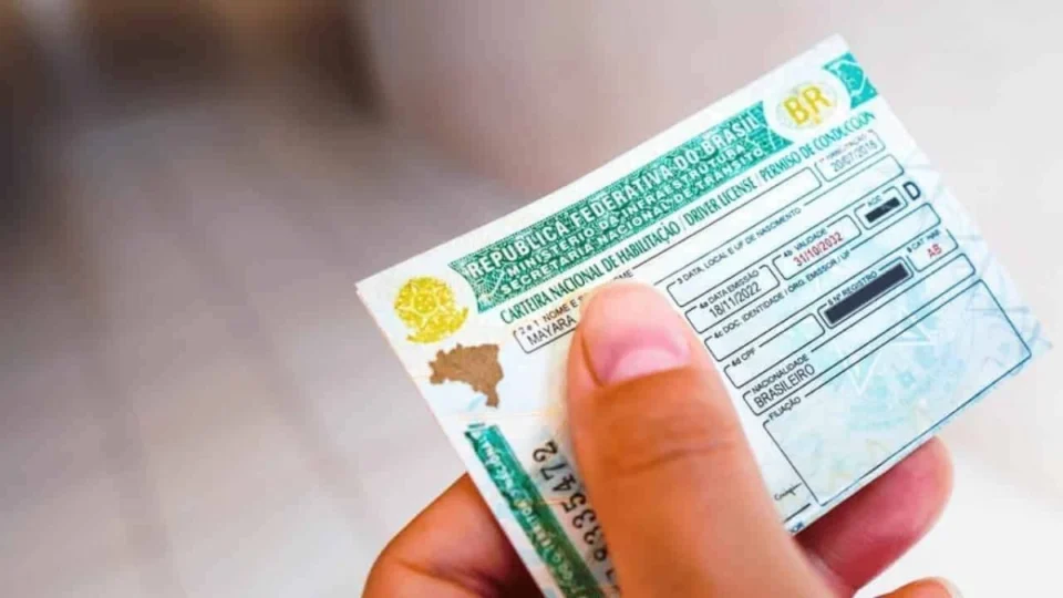 Entenda como funciona a renovação da CNH para idosos