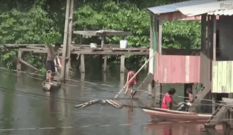 Cheia do Rio Acre continua e Defesa Civil espera 3 mil pessoas no abrigo do Parque de Exposições Wildy Viana