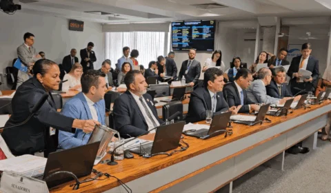 Parlamentares debatem soluções para a mudança nas tarifas de cargas aéreas em Joinville