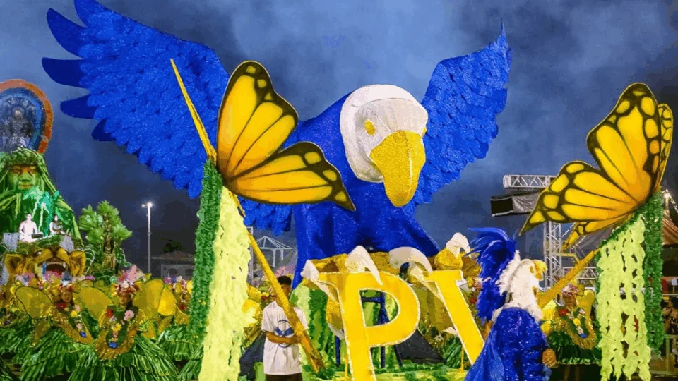 Escola de Samba de Manaus vence com enredo sobre RR e volta à elite do Carnaval; veja