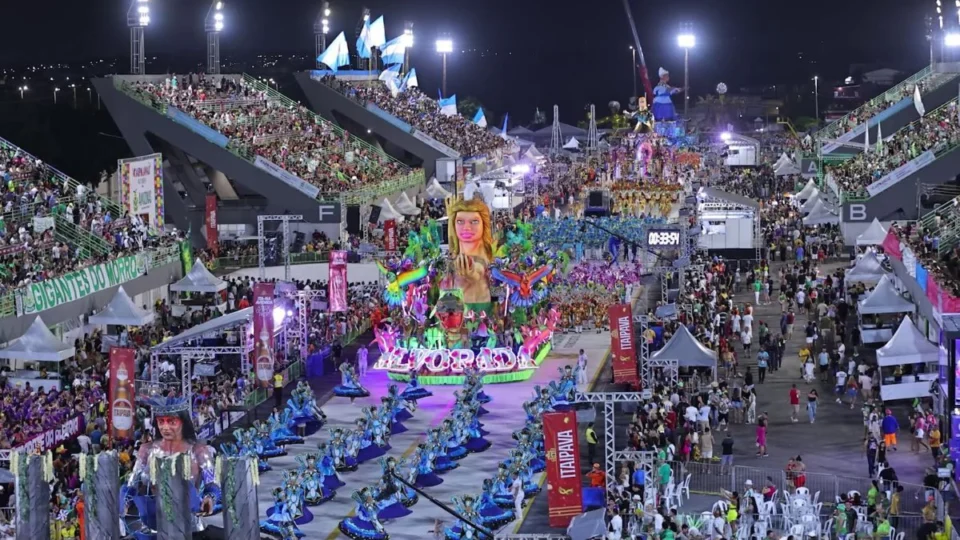 Conheça as escolas de samba campeãs do Carnaval Manaus 2025