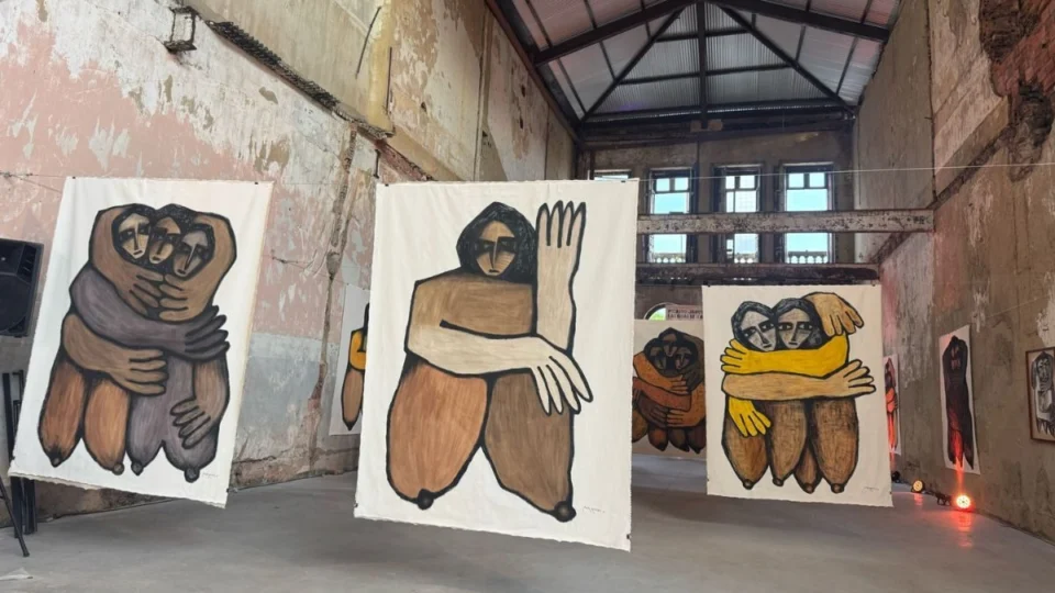 Exposição de pinturas gratuita retrata trabalhadoras sexuais de Manaus; saiba onde