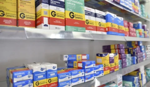 Justiça impede farmacêuticos de receitarem remédios; entenda decisão