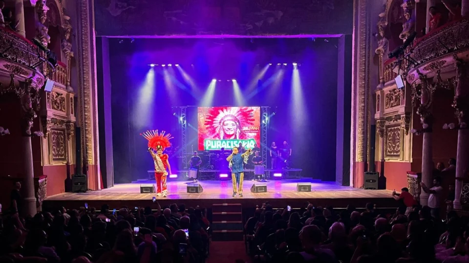 Helen Veras celebra 27 anos de carreira ao lado de ícones do Festival de Parintins; confira