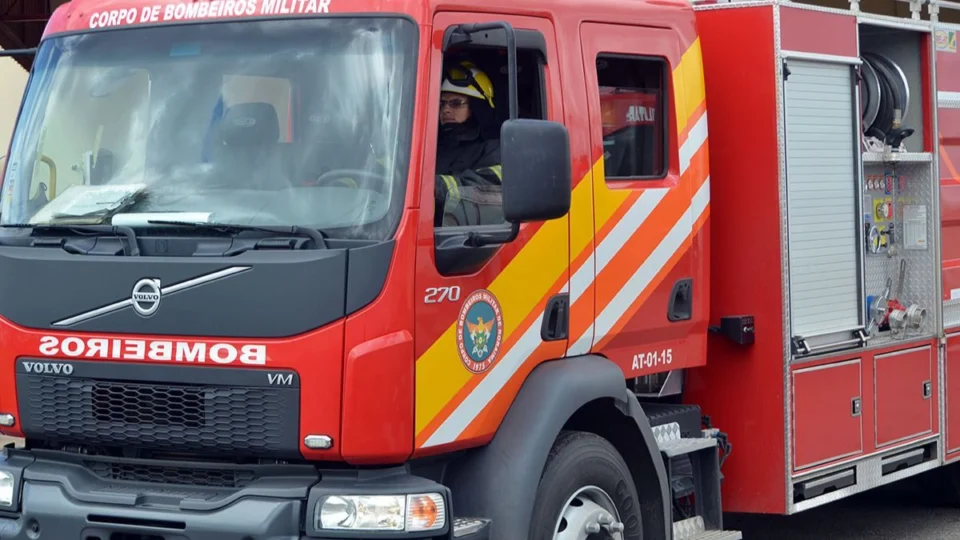 Dois adolescentes ficam feridos após colisão entre moto e caminhonete em Rorainópolis