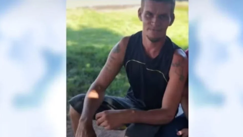 Homem é morto a facadas pelo ex-cunhado em Espigão D’Oeste (RO); suspeito está foragido