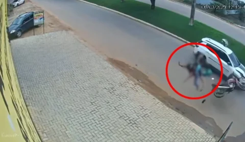 VÍDEO: mãe e filho morrem após serem arremessados ao ar em acidente em Ariquemes