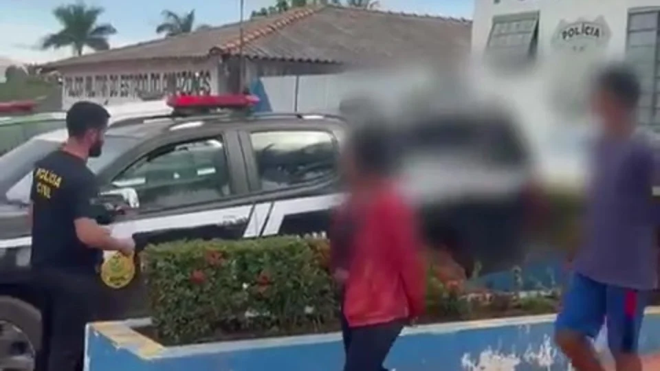 Mãe é presa suspeita de abusar da própria filha de 4 anos no Amazonas