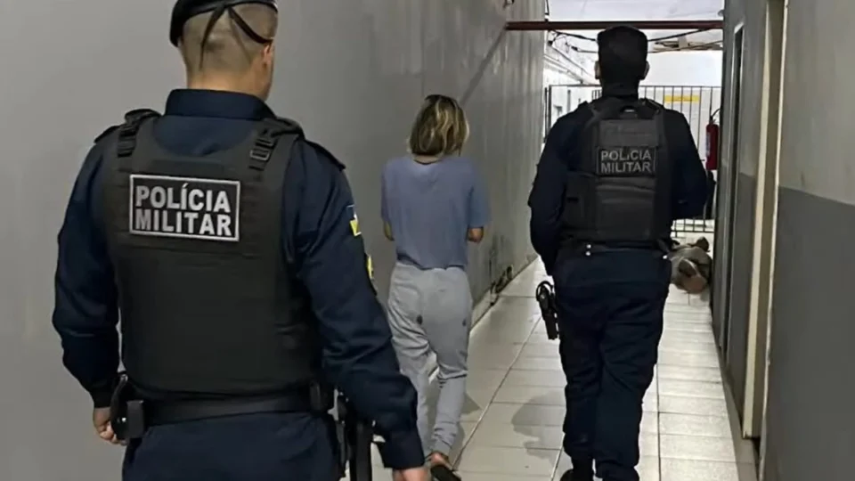 Mulher é presa após agredir adolescente e matar animal de estimação em Porto Velho