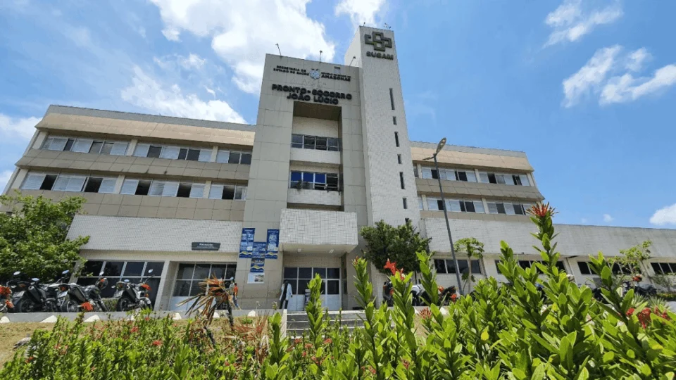 Homem esfaqueado é levado a hospital por ‘mulher misteriosa’ e morre em Manaus