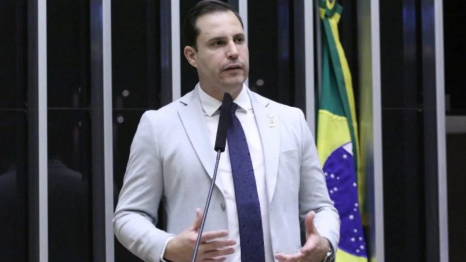 Deputado Nicoletti reage à decisão do STF contra Bolsonaro: ‘se acha soberano acima do povo’
