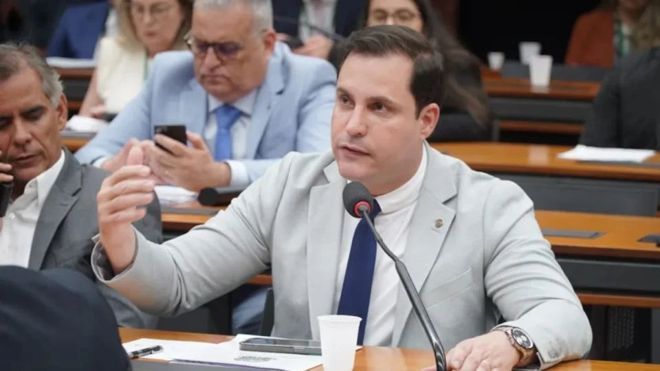 Deputado Nicoletti apresenta PL para expulsar migrantes que cometerem crimes no Brasil