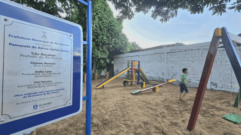 Rio Branco inaugura novo parque infantil no bairro Ayrton Senna