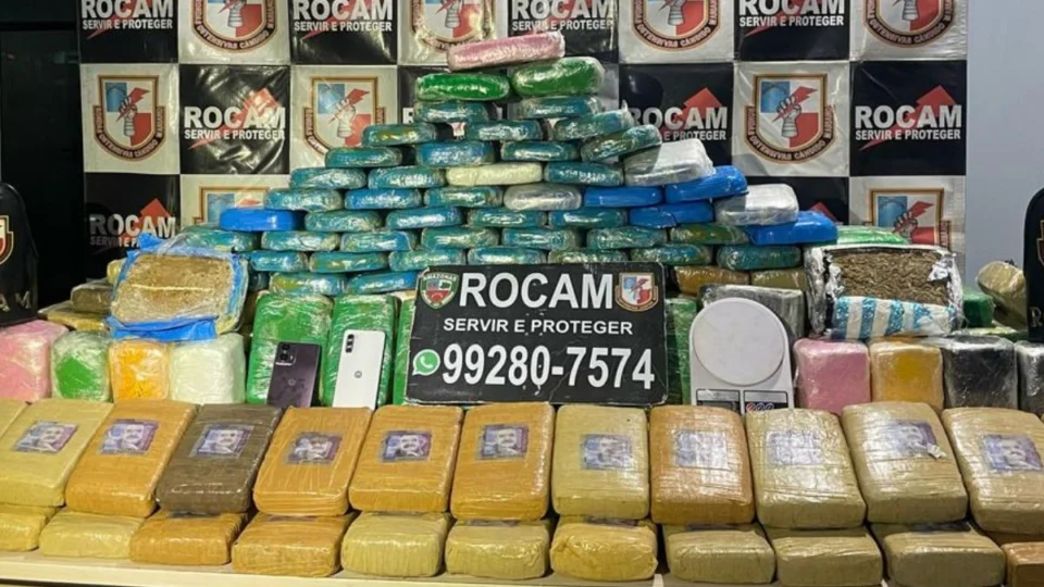 Mulher é presa com mais de 200 tabletes de drogas em casa de Manaus