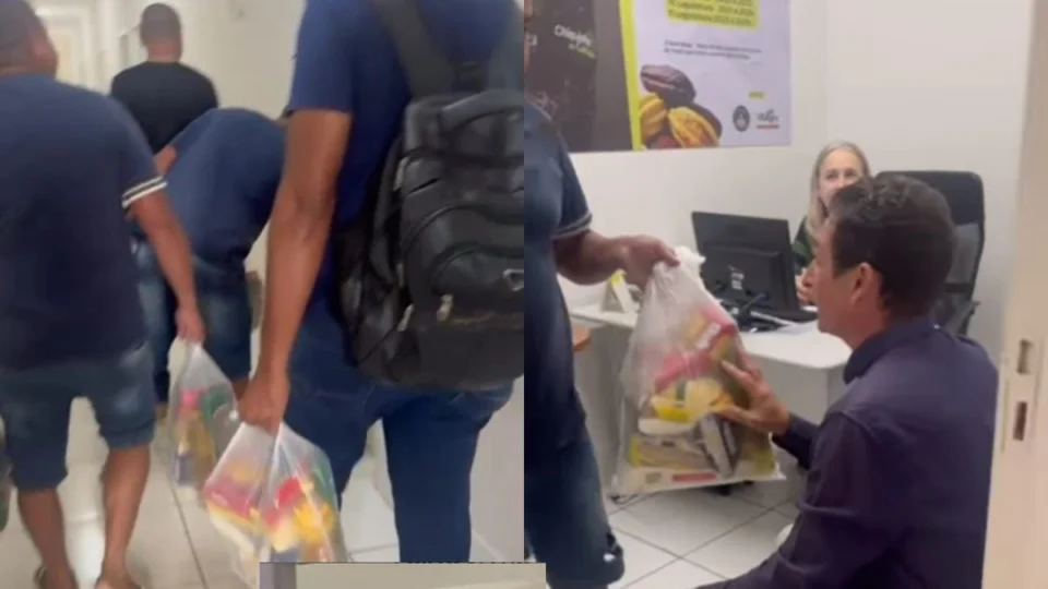 VÍDEO: moradores de Jaru (RO) entregam cestas básicas a vereadores em forma de protesto