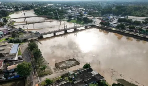 Elevação do rio Acre mantém Defesa Civil em alerta; rio pode atingir 15 metros no fim de semana